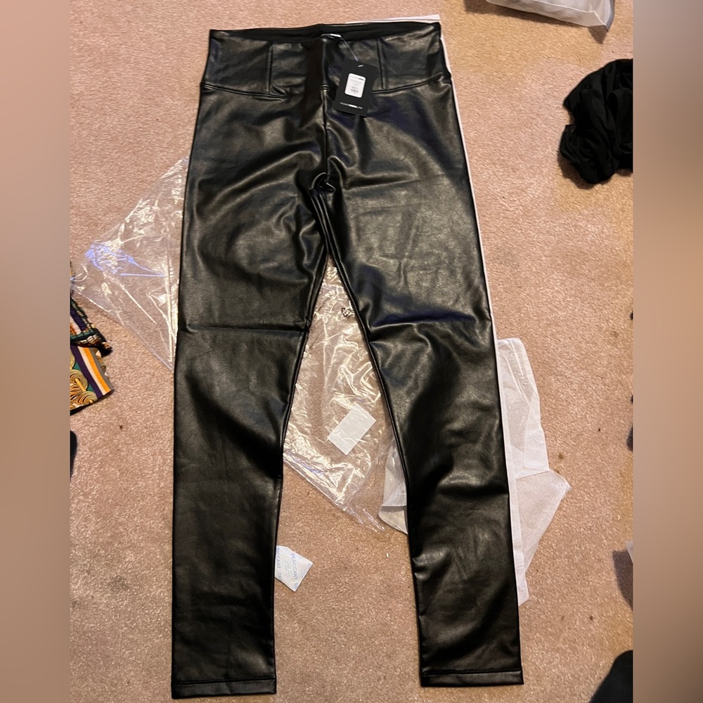 Faux Leather Tummy Tuck Leggings - Black